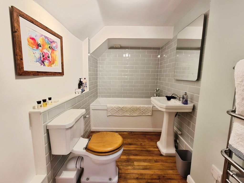 Additional image 11 of 3 bed semi-detached house to rentThe Pinnacles, Weston Street BA22