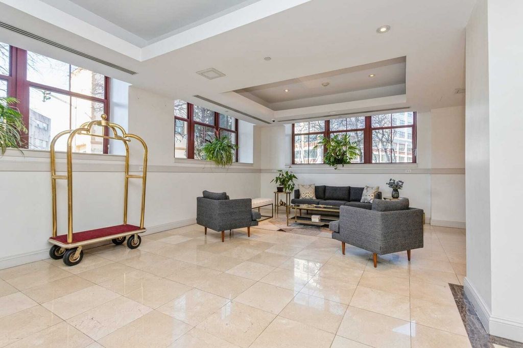 Property photo 2 of 27 <Alttext/>