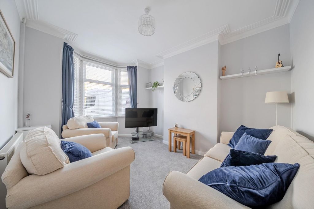 Property photo 2 of 15 1381399-17-691Dd5ee1Ed28.Jpg