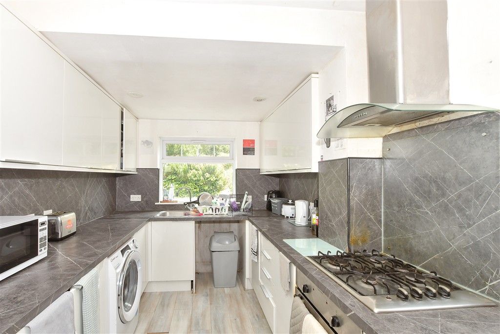 Property photo 3 of 15 Kitchen