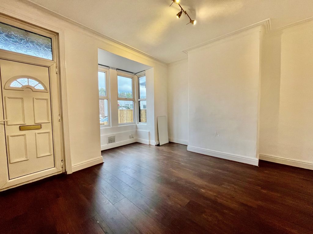 Property photo 2 of 7 Image