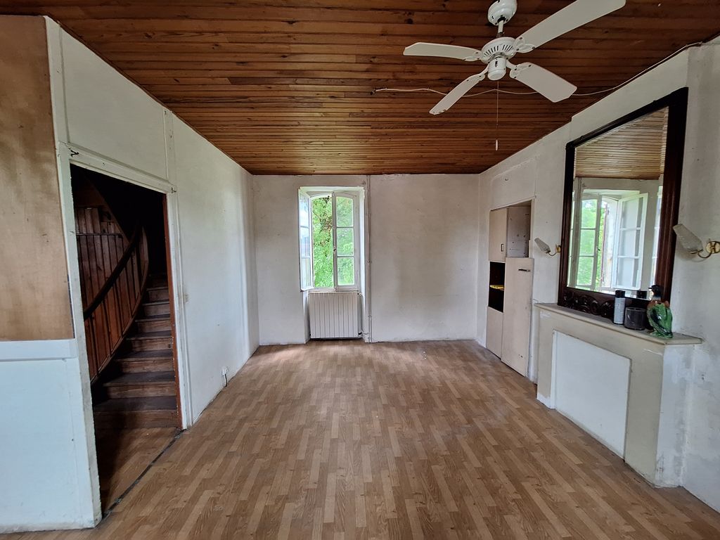 Property photo 3 of 6