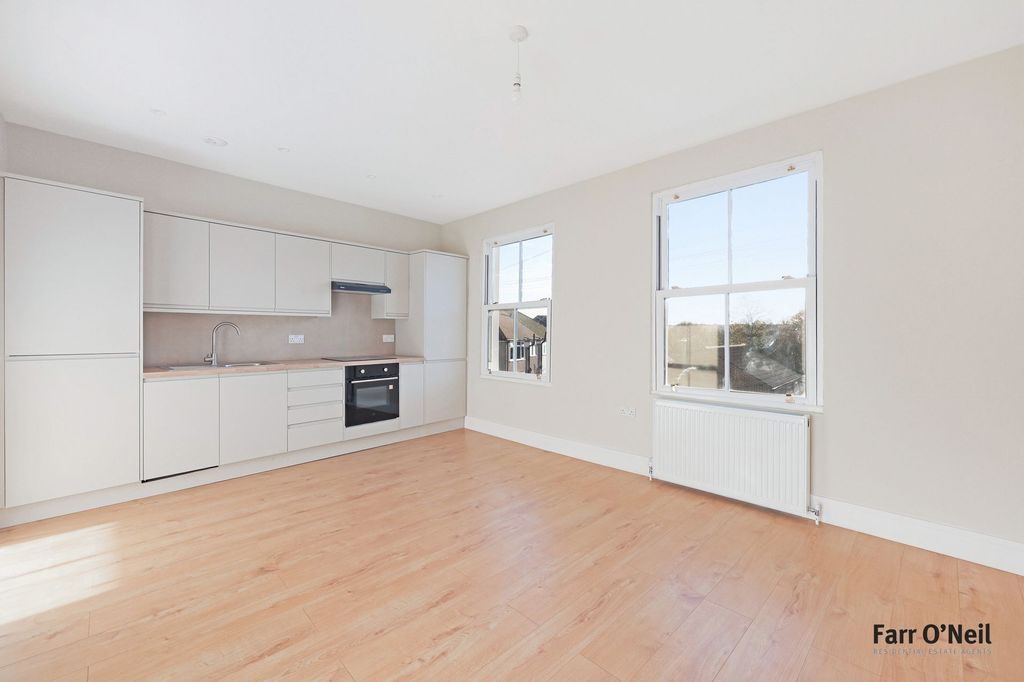 Property photo 2 of 17 Photo 9