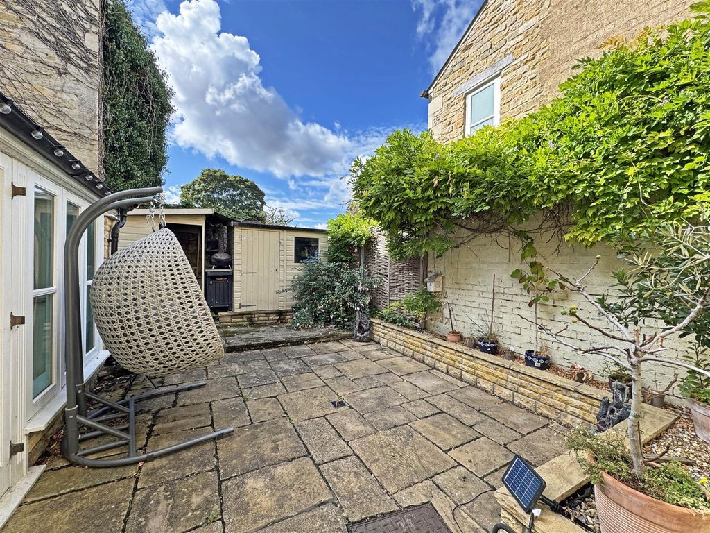 Property photo 2 of 17 Courtyard Garden