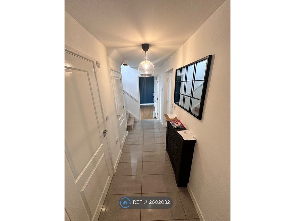Property photo 2 of 31