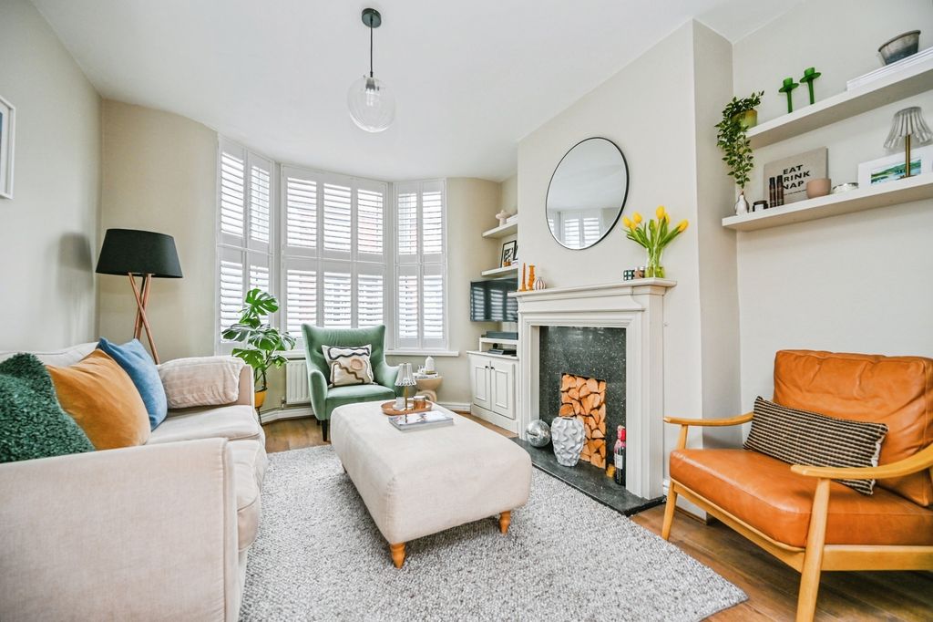 Property photo 2 of 17 Pbox-Img.Jpg