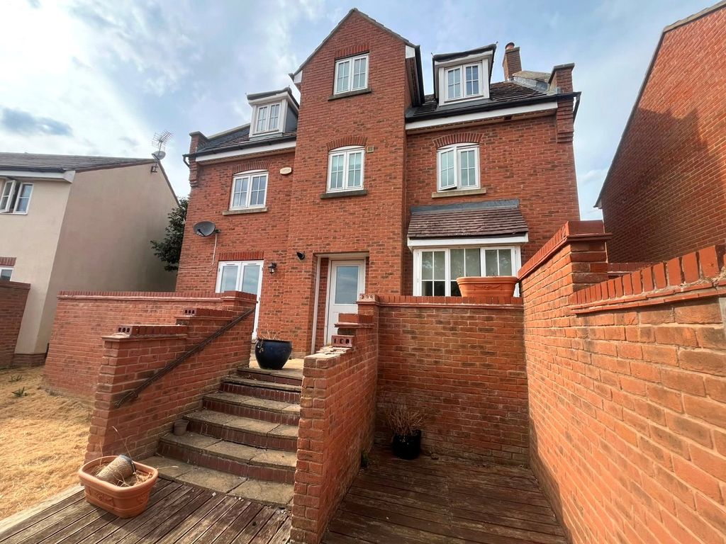 Property photo 2 of 28 Picture No. 68