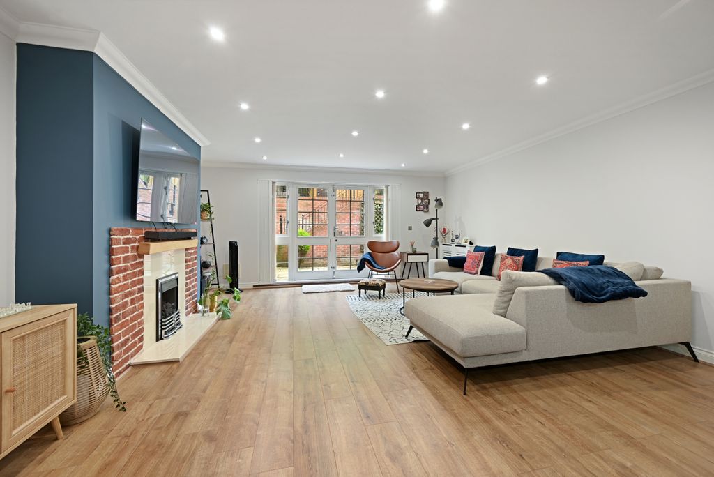 Property photo 3 of 15 Gallery