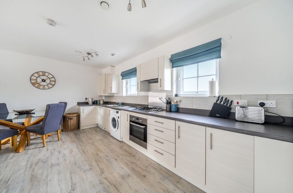 Property photo 3 of 9 1383346-5-693309d...