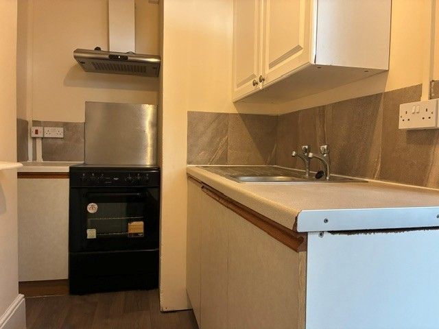 Property photo 2 of 6 Kitchen