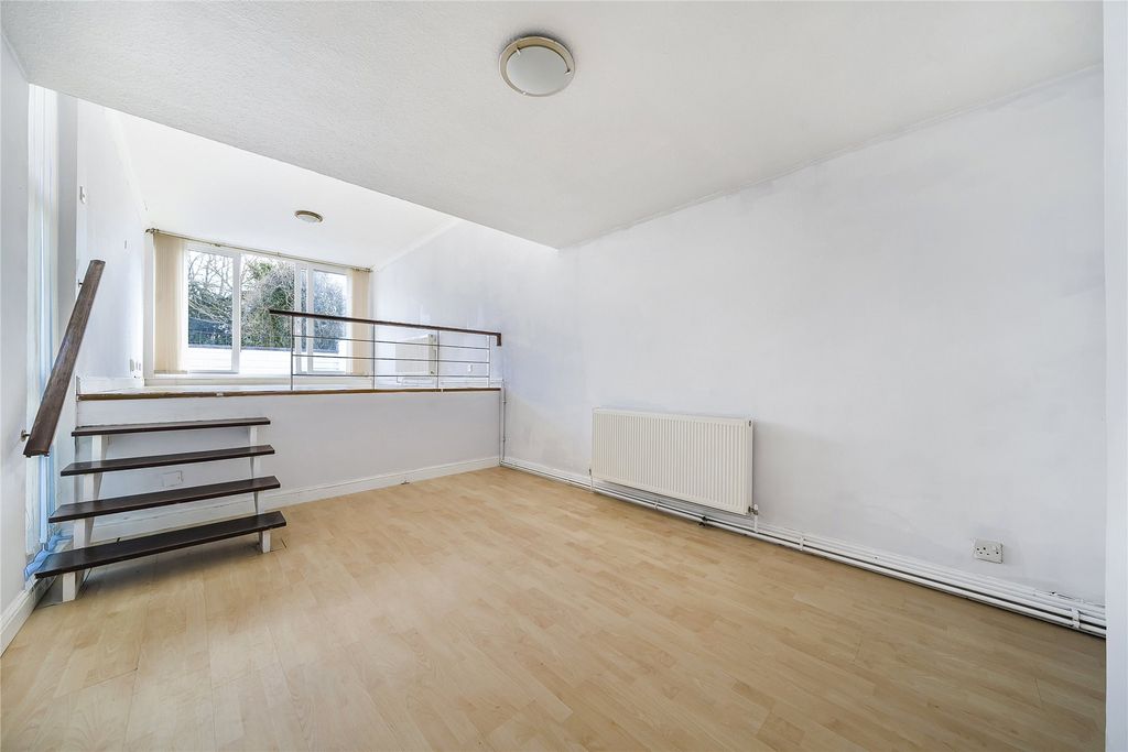 Property photo 3 of 14 Picture No. 02
