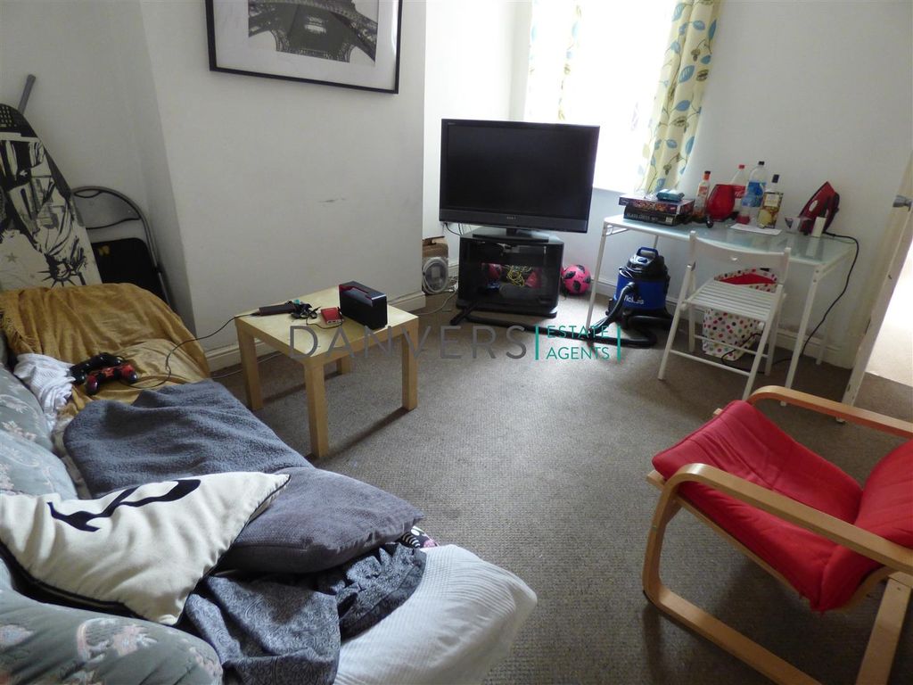 Property photo 3 of 7