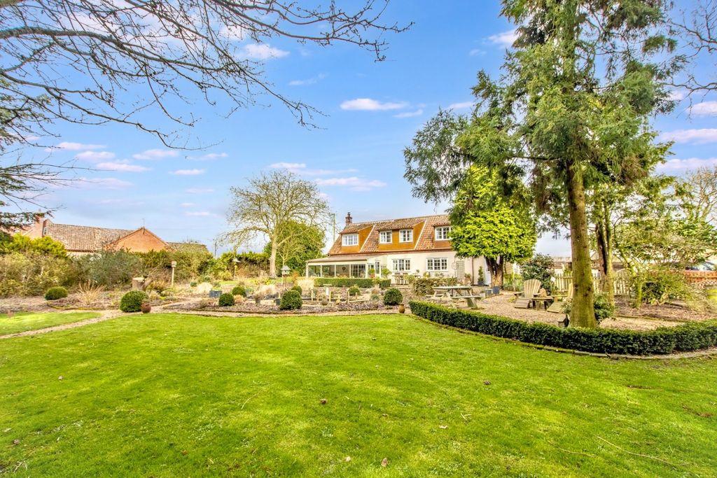 Property photo 1 of 51 4014153