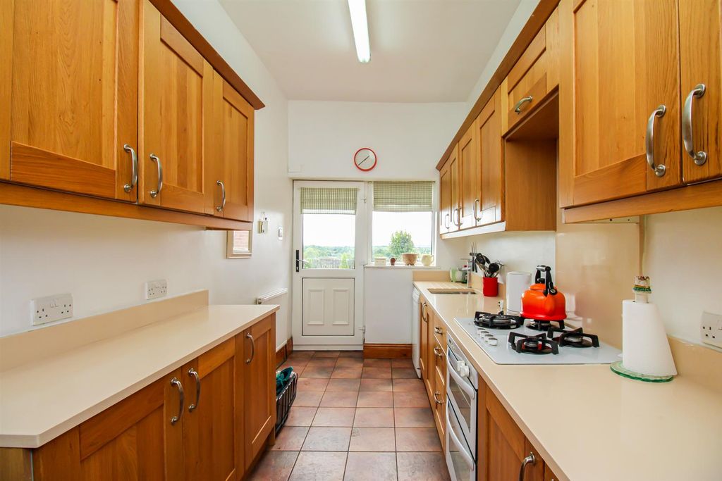 Property photo 3 of 11 Kitchen (4).Jpg