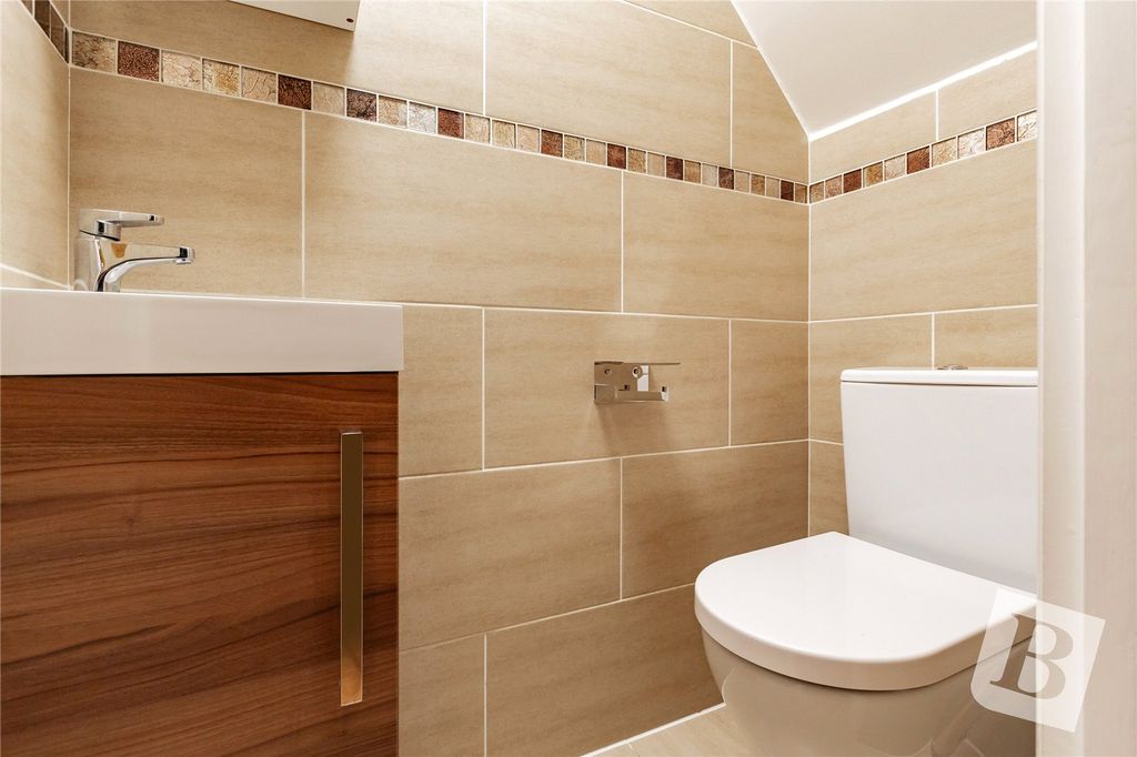 Property photo 3 of 21 Picture No. 11