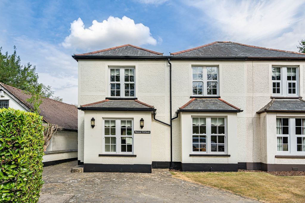 Property photo 1 of 30