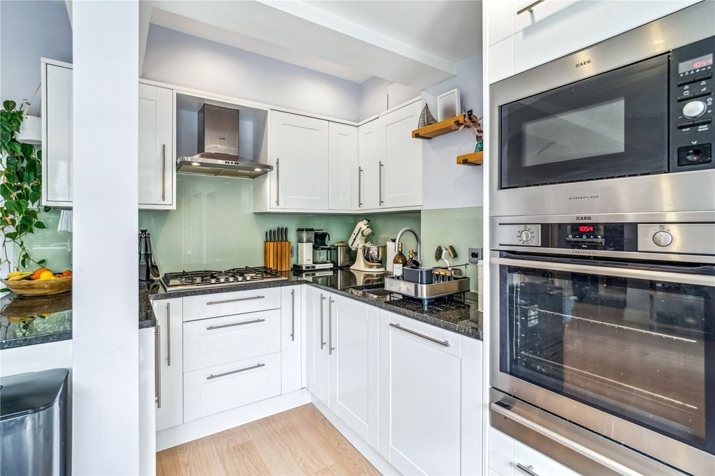 Property photo 2 of 12 Kitchen