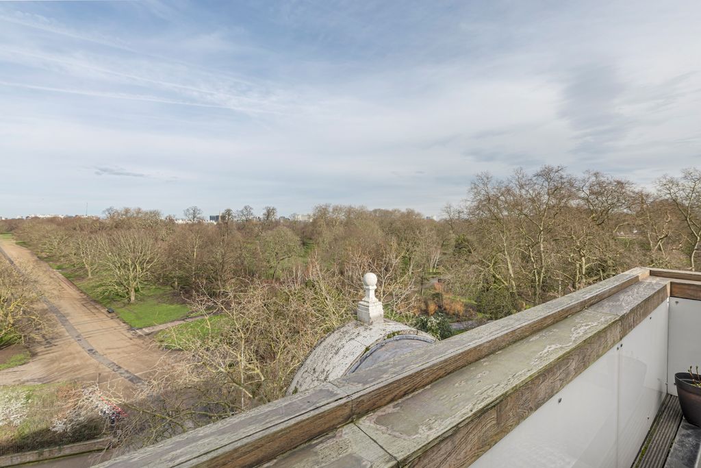 Property photo 2 of 46