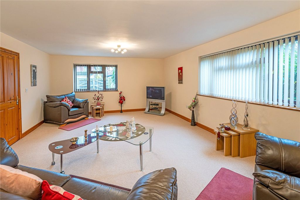 Property photo 3 of 37 Picture No. 38