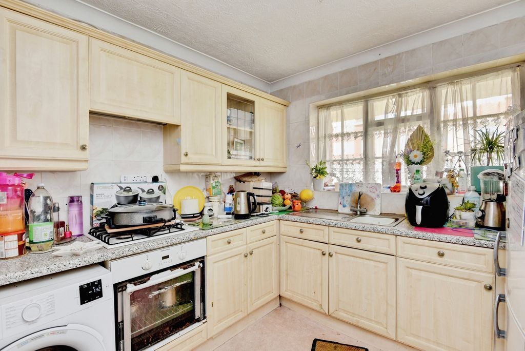 Property photo 2 of 12 Photo
