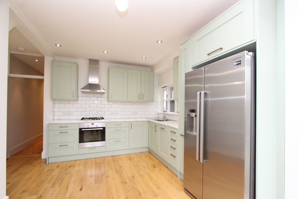 Property photo 3 of 13 Photo 03