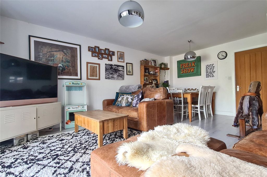 Property photo 2 of 19 Lounge/Diner