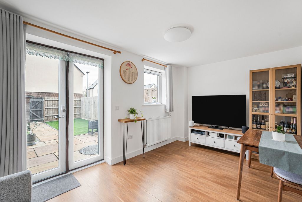 Property photo 2 of 24