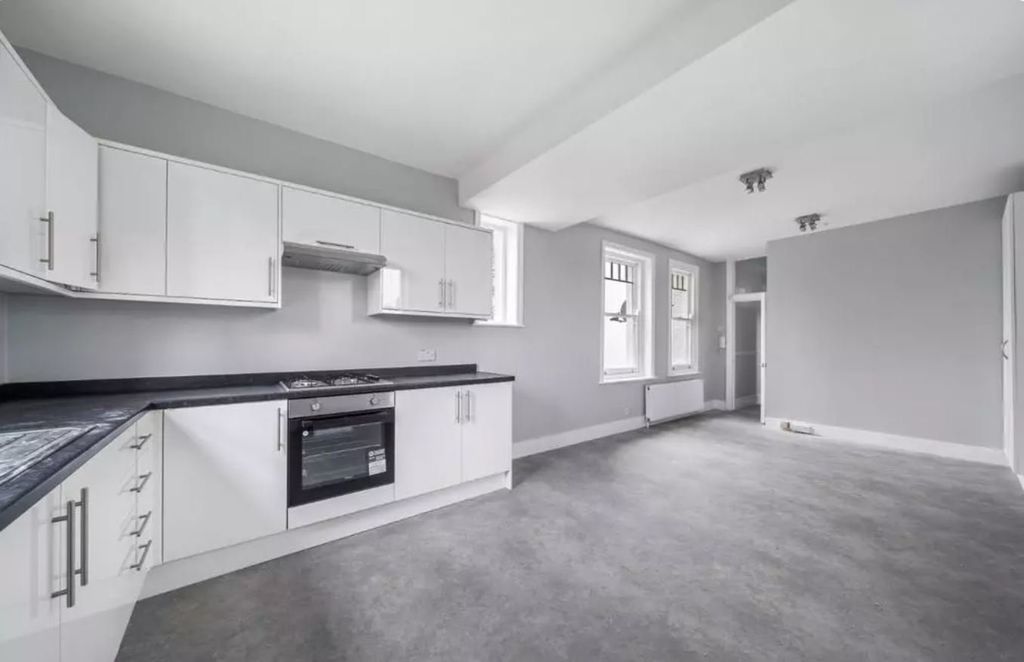 Property photo 2 of 10 Picture No. 13