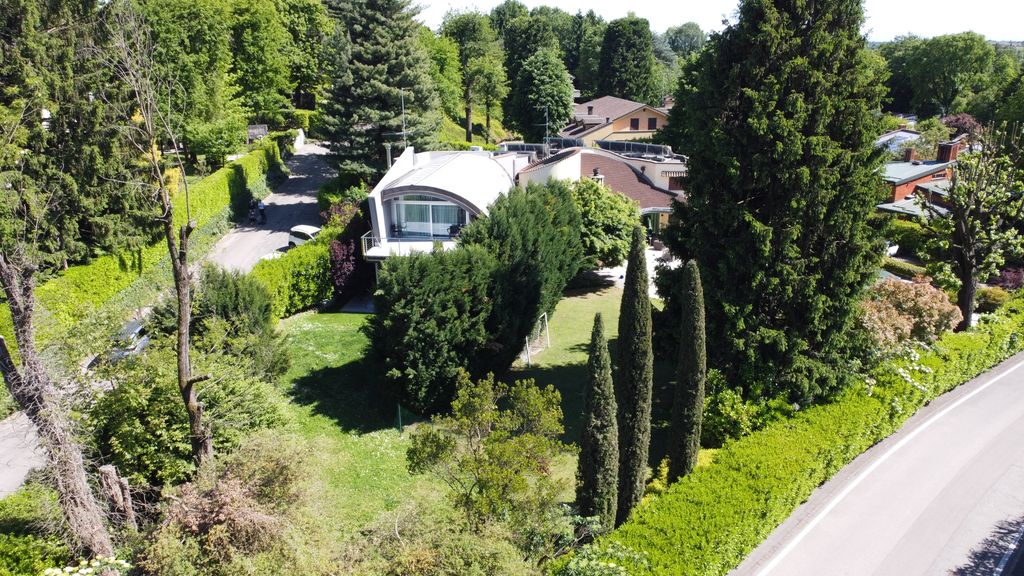 Property photo 1 of 4