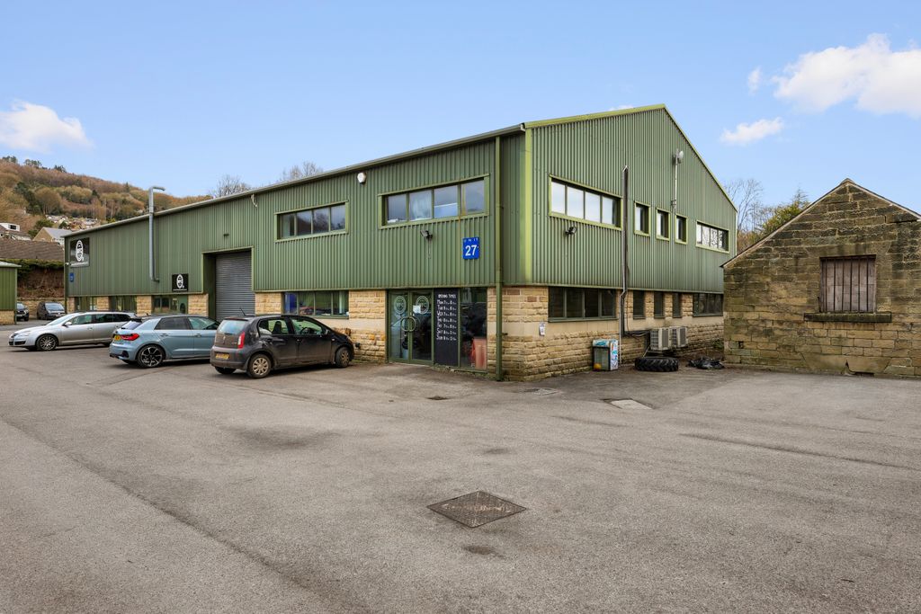Property photo 1 of 6 Hi3A3666