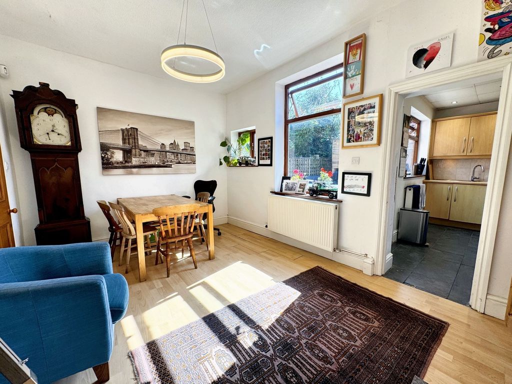Property photo 3 of 24