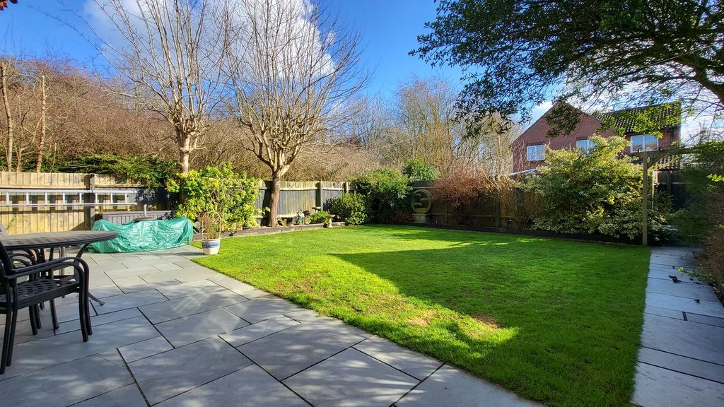 Property photo 3 of 25