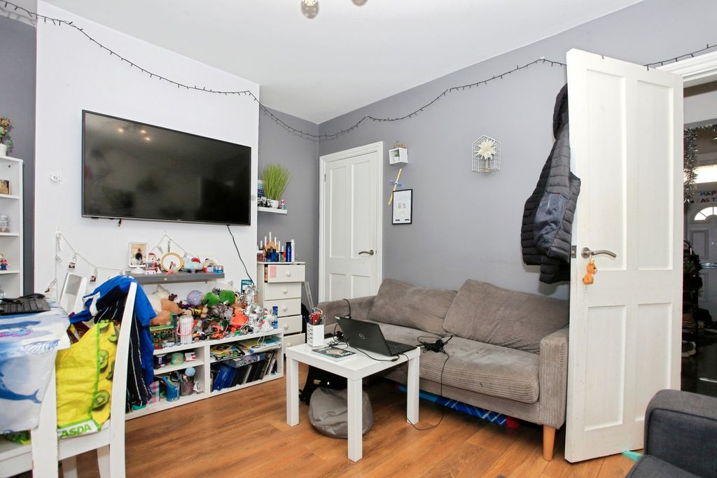 Property photo 3 of 12 Image 2