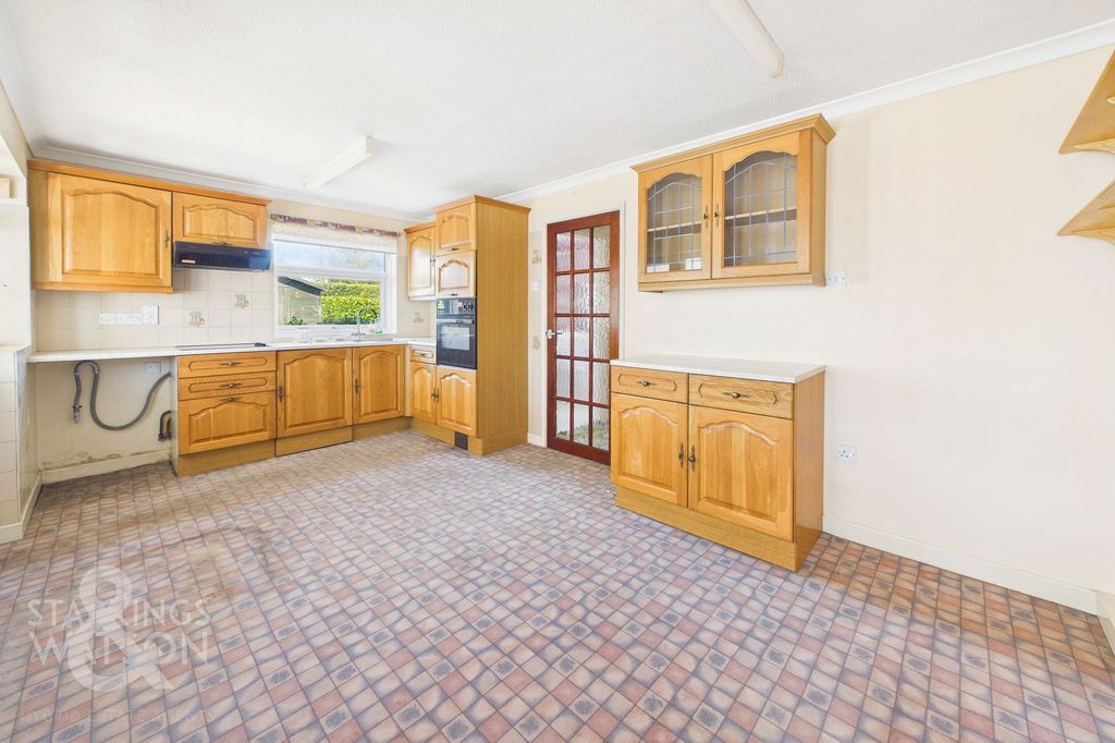 Property photo 3 of 25