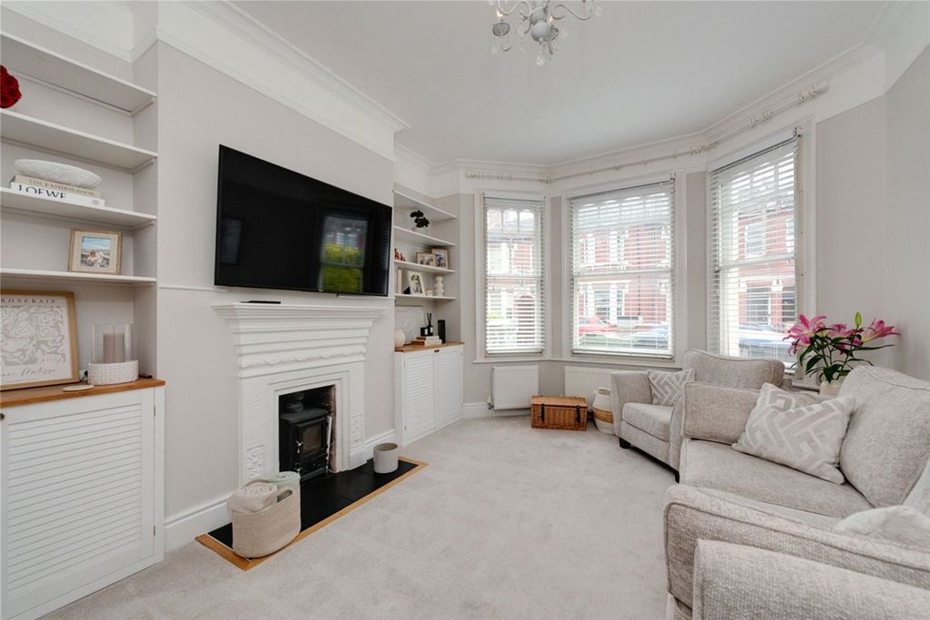Property photo 2 of 9