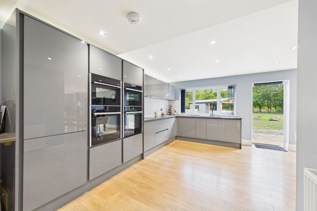 Property photo 3 of 49 Ewemove - Spalding - Kitchen - Living Area