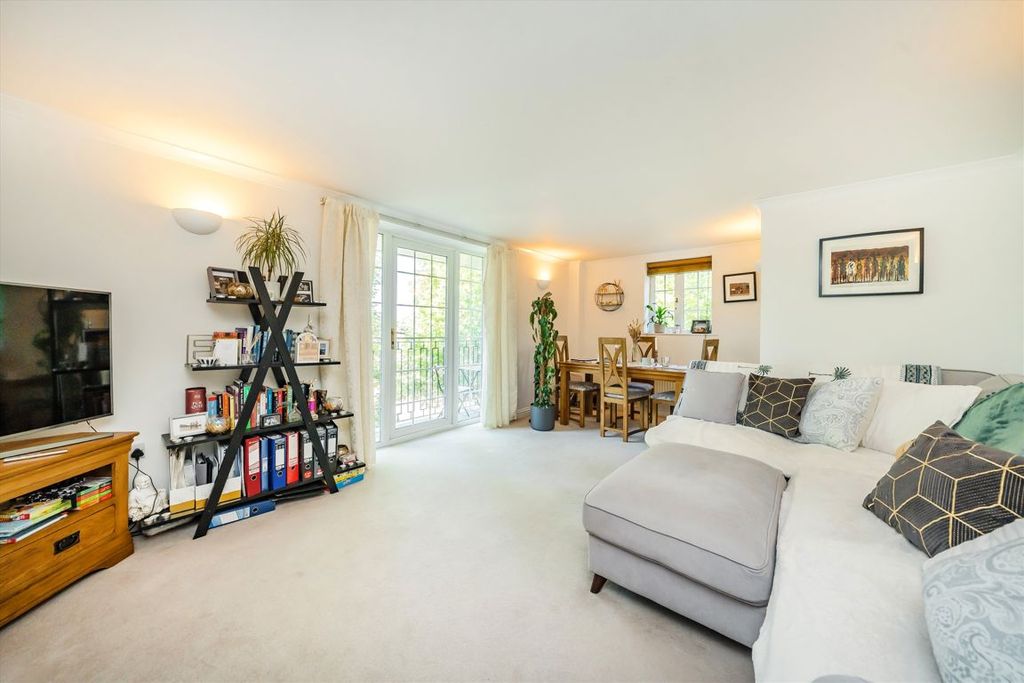 Property photo 2 of 6