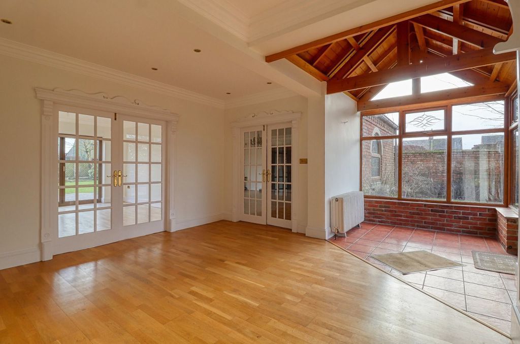 Property photo 2 of 26 Entrance Hall