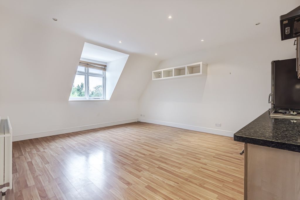 Property photo 2 of 8 613280 (3)
