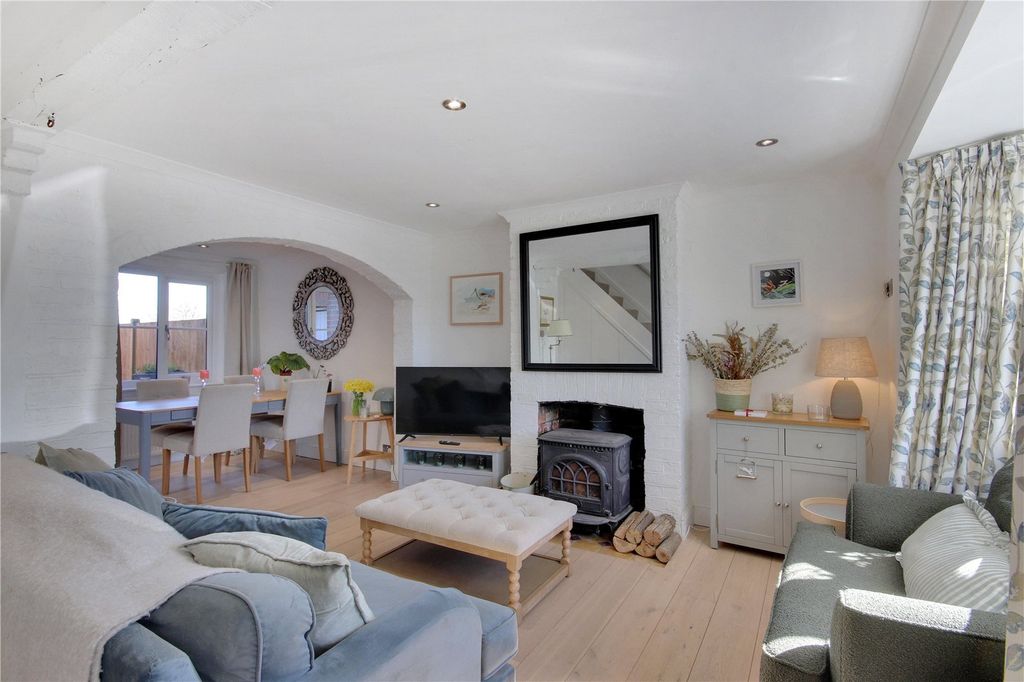 Property photo 3 of 17 Sitting Room