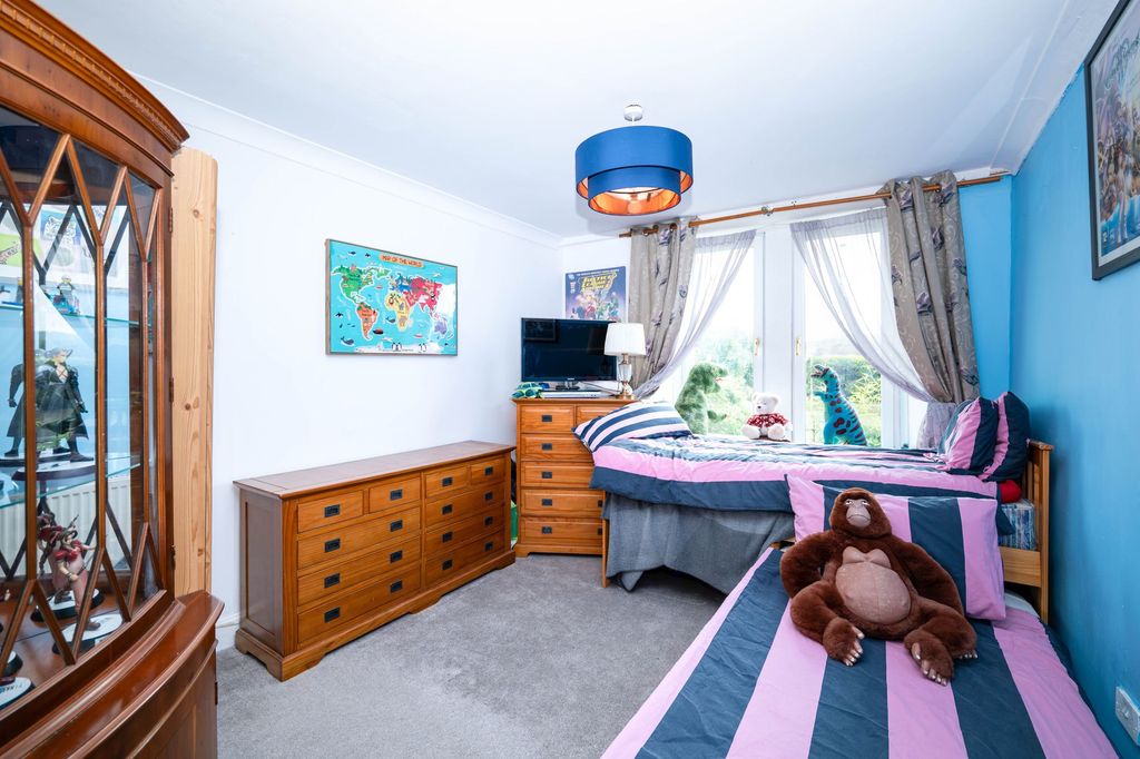 Property photo 3 of 14