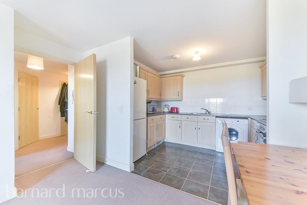 Property photo 3 of 9 Kitchen