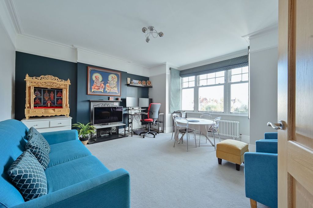 Property photo 1 of 11