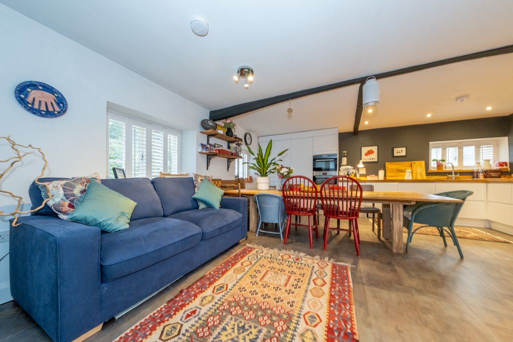 Property photo 3 of 22 Aldon7-19