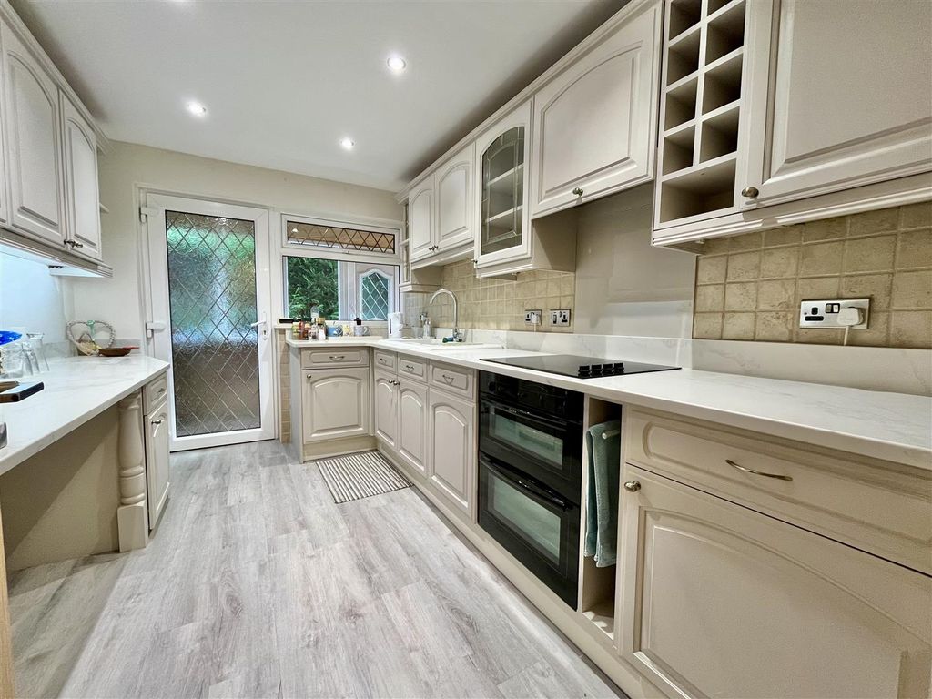 Property photo 3 of 40