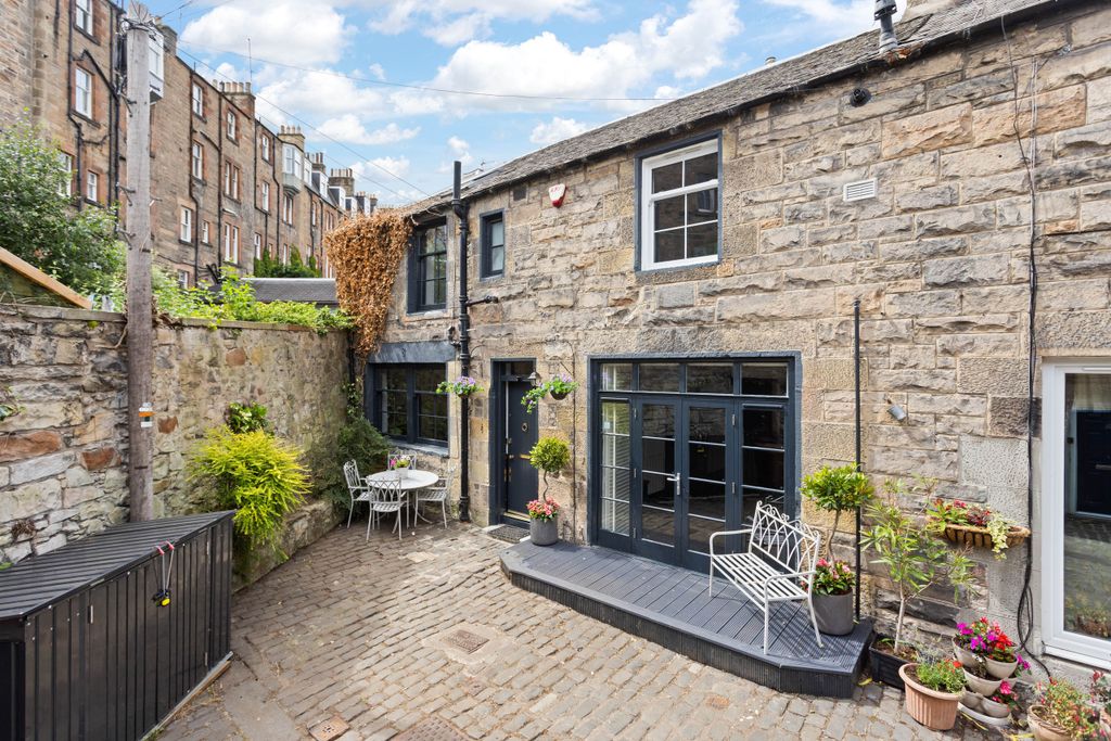 3 bed end terrace house for sale8 Dean Park Mews, Stockbridge EH4