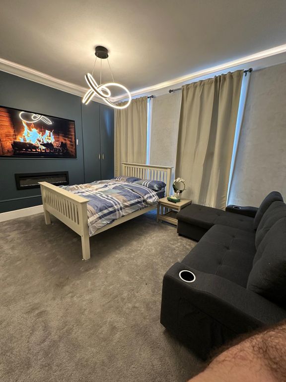 Property photo 1 of 3