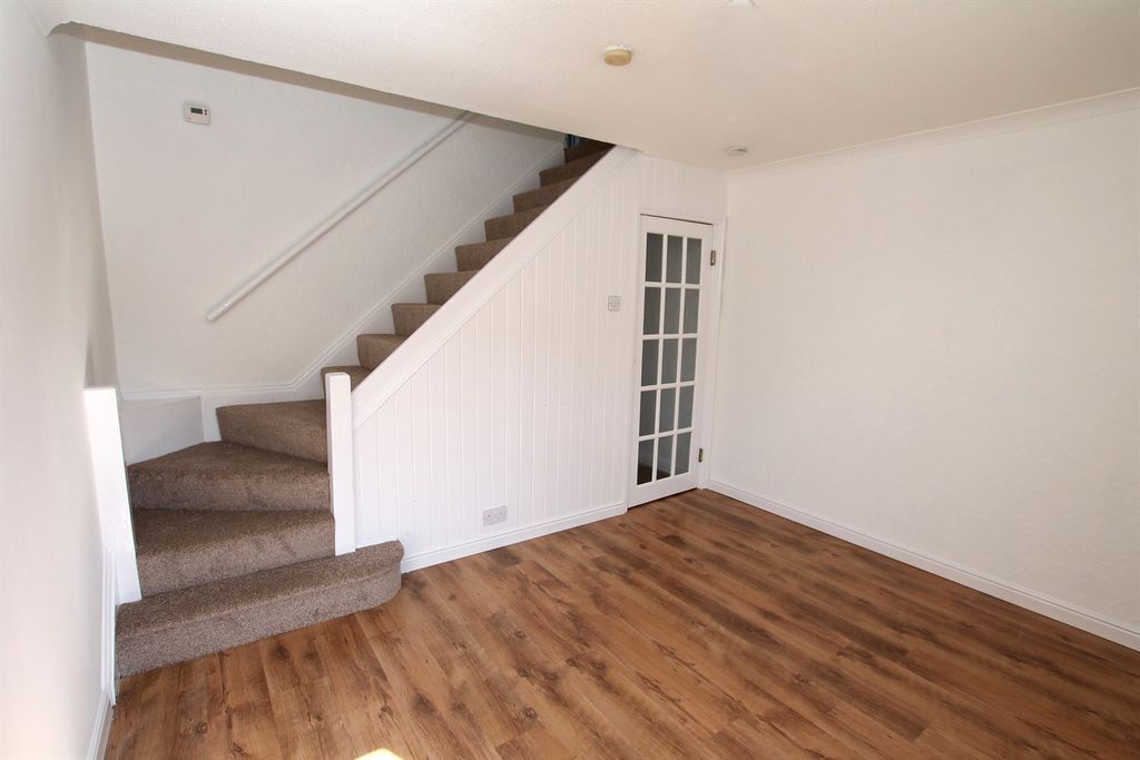 Property photo 3 of 18 (Main)
