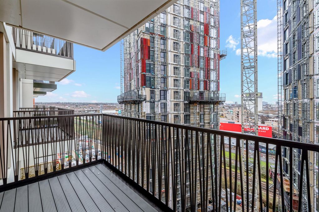 Property photo 3 of 12