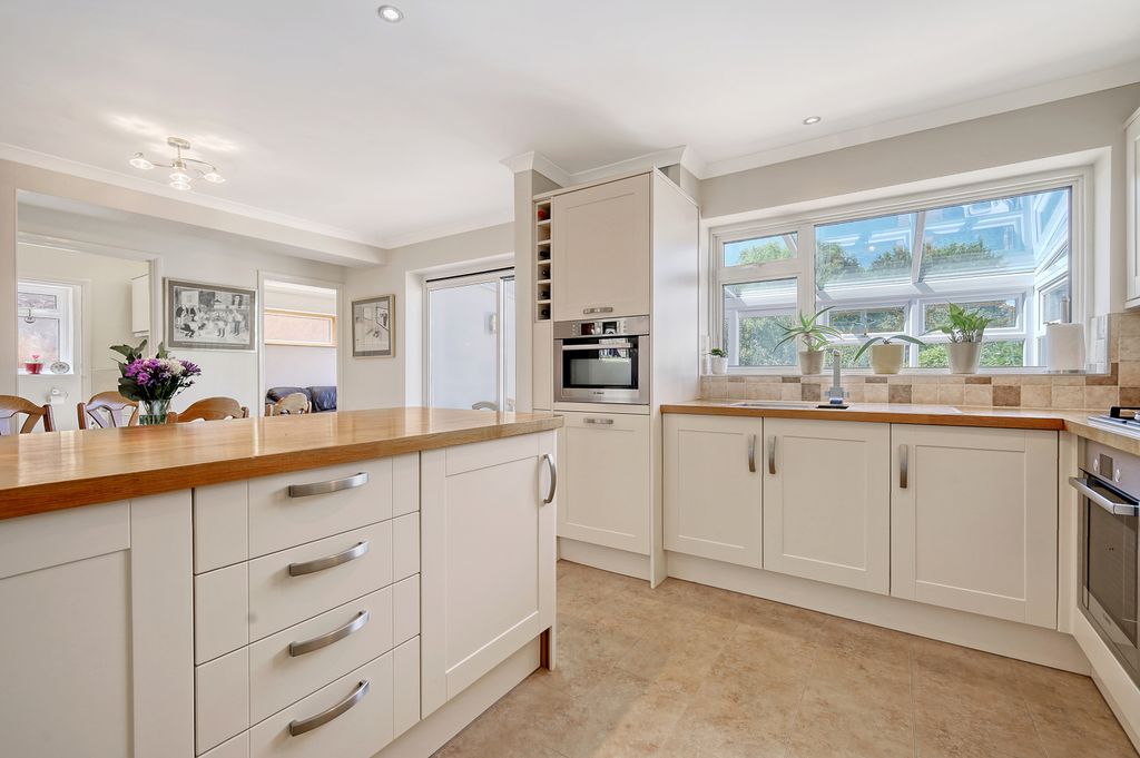 Property photo 3 of 25 Picture No. 13